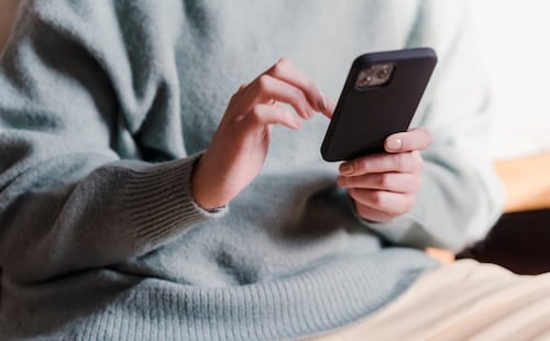 Si tu celular se alenta frecuentemente, necesitas llevarlo con un experto para que lo revise. Foto: Pexels