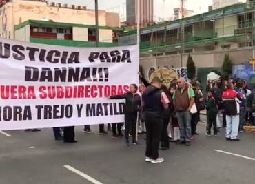 Padres de familia bloquean avenida Chapultepec por caso de alumna accidentada