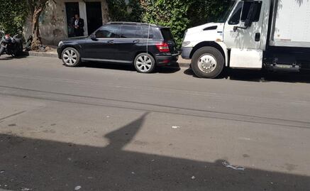 Eran comerciantes, jóvenes hallados muertos en Mercedes Benz