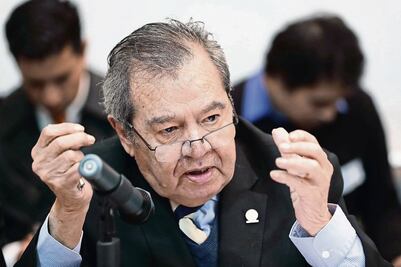 Muñoz Ledo defiende trabajo de la Constituyente