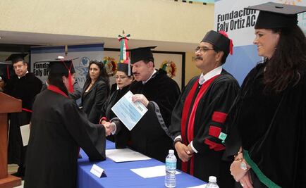 Fundación Ealy Ortiz y MAEPEC reconocen a egresados de ICEL