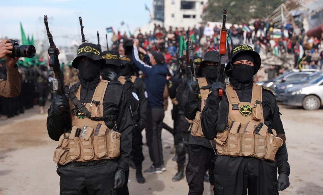 Hamas pide a Estados Unidos levantar "su respaldo al crimen del siglo en Gaza". En la imagen combatientes de Hamas en Gaza, en enero de 2025. Foto: AP