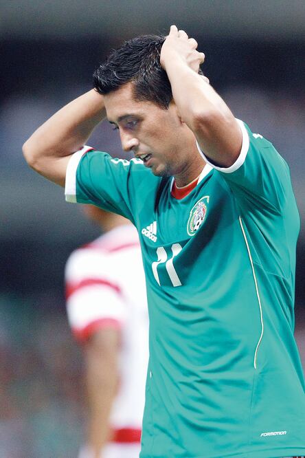 Debido a una lesión en el muslo izquierdo, Juan José Vázquez, el ‘Gallito’, fue dado de baja para el juego contra Estados Unidos. Su lugar es ocupado por Elías Hernández (ESPECIAL)