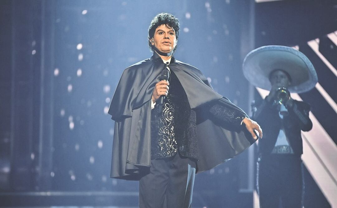 El músico explicó que el dinero que ganó será donado a una asociación y él se lleva a casa el trofeo y el saco que usó. Foto: Televisa.