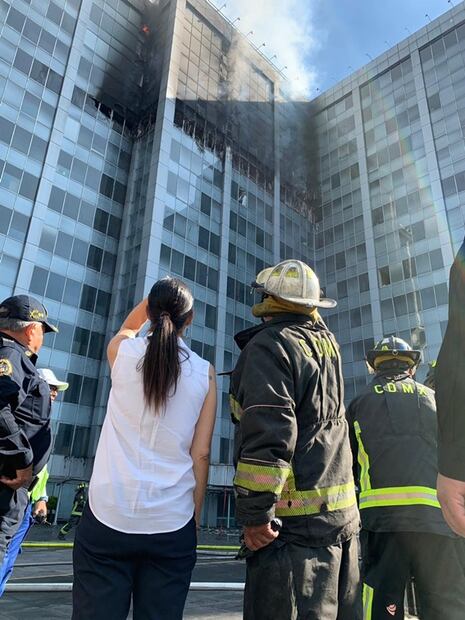 Edificio de Conagua está evacuado, dice Sheinbaum; se dirige hacia el inmueble