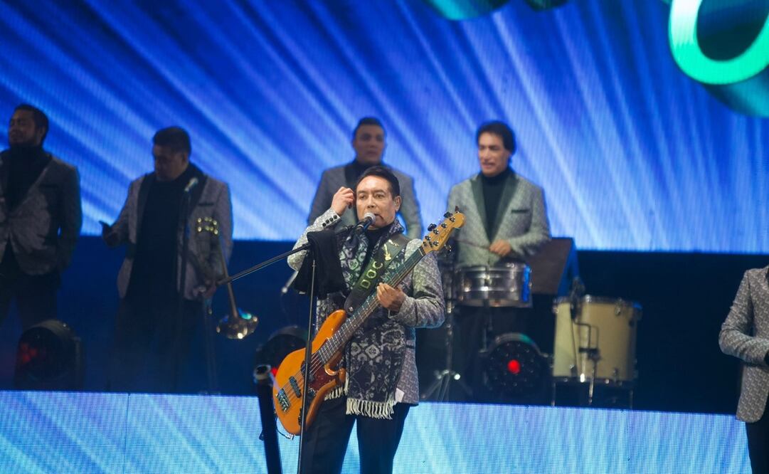 La espera terminó y con “Entrega de amor”, Los Ángeles Azules iniciaron su concierto gratuito en Paseo de la Reforma. Foto: Germán Espinosa