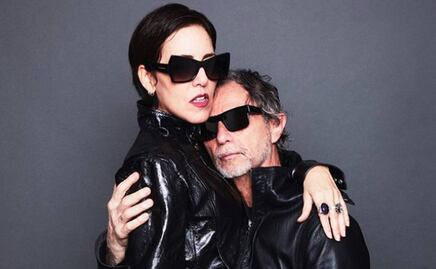 Humberto Zurita y Stephanie Salas presumen con beso su amor en Roma tras boda de Michelle