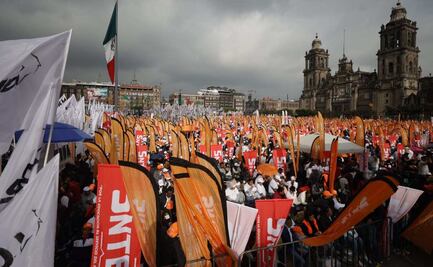 FOTOS: Sindicatos acapararon el Zócalo durante evento de Sheinbaum; usaron globos, mantas, banderas...