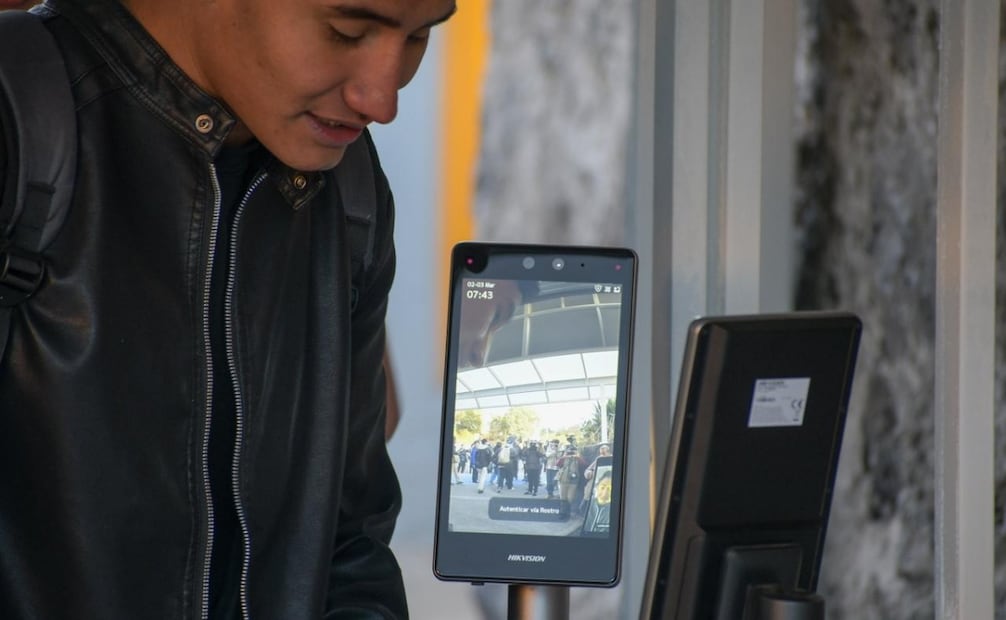 Regreso a clases al CCH Sur, tras cuatro meses de permanecer en clases en línea, tras el asesinato de un alumno en el plantel. Foto: Santiago Cadena / EL UNIVERSAL
