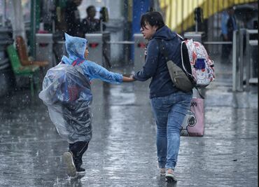 ¡No guardes el paraguas! Lluvias seguirán de fuerte a muy fuerte en CDMX; autoridades emiten aviso especial