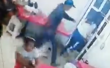 Captan asalto en 30 segundos a comensales de taquería en Iztapalapa