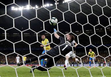 Los dos golazos con los que Brasil mató a la Argentina de Messi