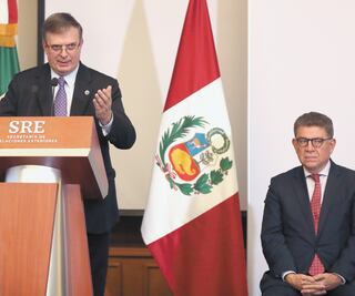 Ebrard pide a EU frenar el tráfico ilícito de armas