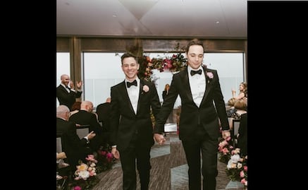 Jim Parsons se casa con su novio tras 14 años de relación