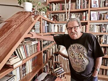 Paco Ignacio Taibo II acepta dirigir el FCE