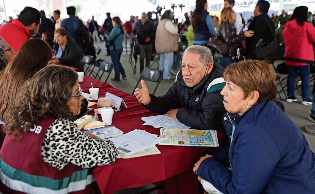 Habitantes de la Ciudad de México consideran que programas Zócalo Ciudadano y Casa por Casa permite que las autoridades “tomen conciencia” de los problemas en las colonias. Foto: Diego Simón / EL UNIVERSAL