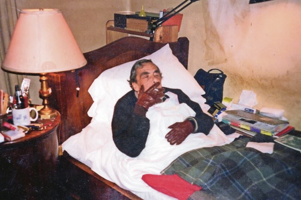 Recuerdo del escritor Salvador Elizondo en su cumpleaños (1932-2006)