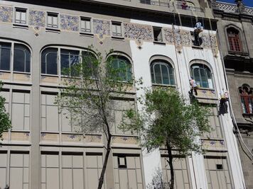 El arte de restaurar edificios históricos y sus responsables