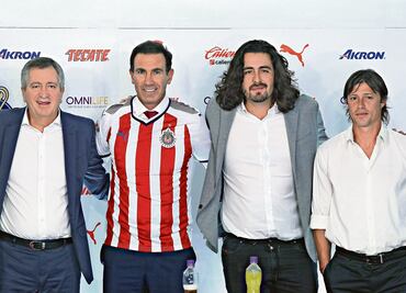 Llega De Anda a Chivas y Almeyda calla