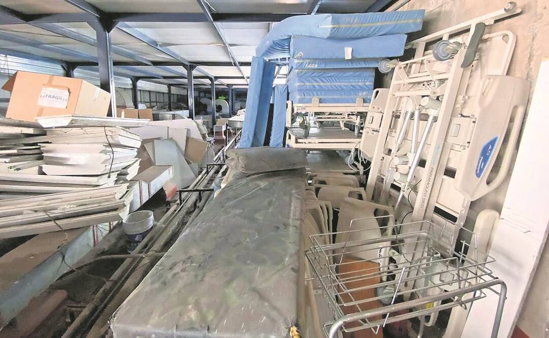 En el cuarto piso del hospital hay colchonetas arrumbadas, y personal dice que se pueden usar para pacientes Covid; director afirma que serán sustituidas. Fotos: Diego Simón/ EL UNIVERSAL.