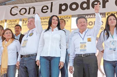 IDN llega al Congreso Nacional del PRD con ultimátum de renuncia masiva