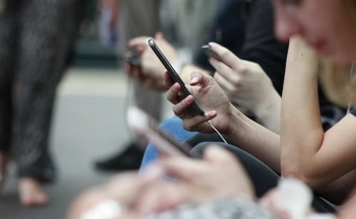 ¿En cuánto tiempo pueden cancelar mi línea telefónica si no la registro?