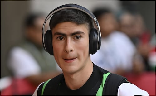 Así fue la llegada de Armando González a Grecia para reportar con el Olympiacos