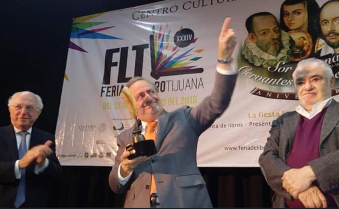 De izquierda a derecha: El director de la AML Jaime Labastida y los poetas Jorge Ruiz Dueñas e Ignacio Solares. Foto: Twitter / Jorge Ruiz Dueñas