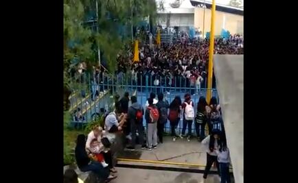 ¡No al paro! Protestan alumnos del CCH Naucalpan