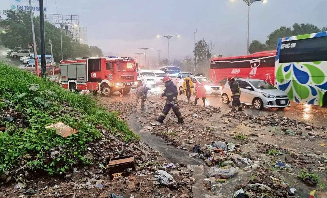 En la salida de la autopista México-Pachuca se registró un deslave que afectó la circulación hacia la CDMX. Foto: Especial