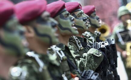 Mexican Armed Forces deliver new textbooks to marginalized schools