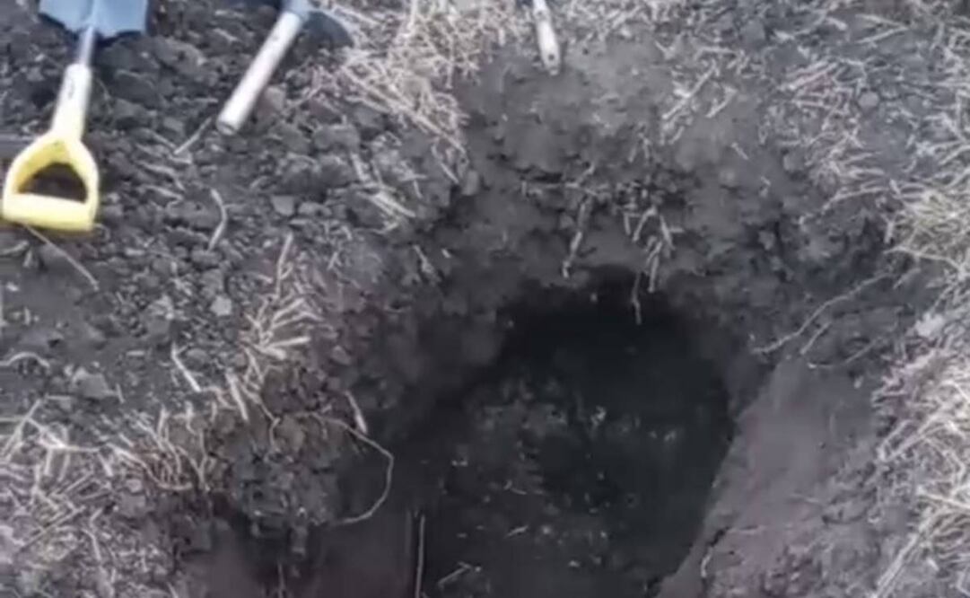 Los cuerpos hallados en una fosa clandestina corresponden a dos hombres y una mujer / Foto: Especial