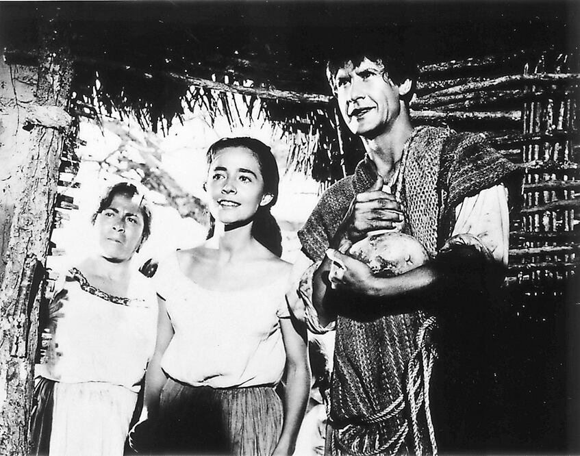 Macario representó a México en el Festival de Cannes en 1960; de acuerdo con el reportero de EL UNIVERSAL, Francisco Díaz, la cinta “seduce desde el primer instante”.