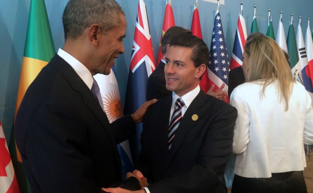 El presidente Enrique Peña Nieto saludó y platicó con su homólogo estadounidense, Barack Obama, en el marco del primer día de actividades de la Cumbre de Líderes del G20. Foto: Especial