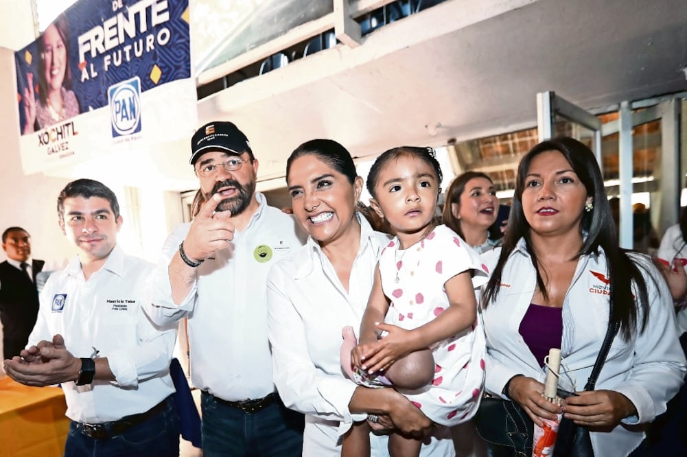 Alejandra Barrales se reunió con personas con discapacidad en el deportivo Benito Juárez (BERENICE FREGOSO. EL UNIVERSAL)