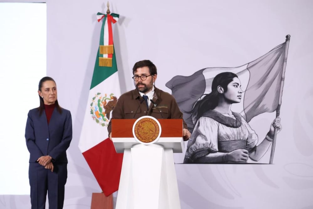 Alejandro Svarch, director del IMSS-Bienestar durante la conferencia de prensa de la presidenta Claudia Sheinbaum Pardo este 21 de julio del 2026. Foto: Karla Guerrero / EL UNIVERSAL