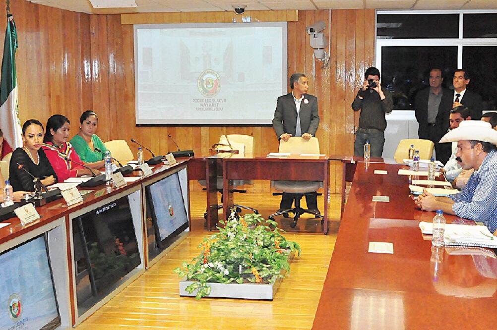 La CDDH sigue un procedimiento al presidente municipal de San Blas por lavantar la falda de una joven durante los festejos de su cumpleaños (ESPECIAL)