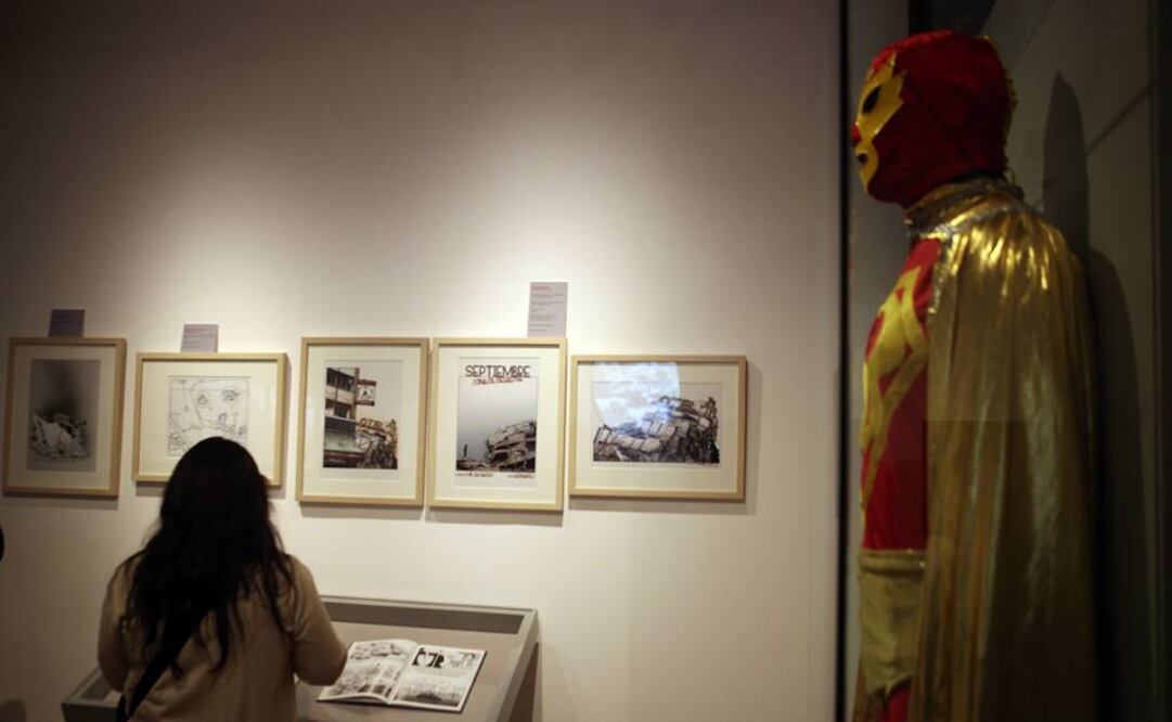 La muestra está integrada por caricaturas, fotografías, libros, documentos históricos e instalaciones de audio y video. (FOTO Iván Stephens / EL UNIVERSAL)