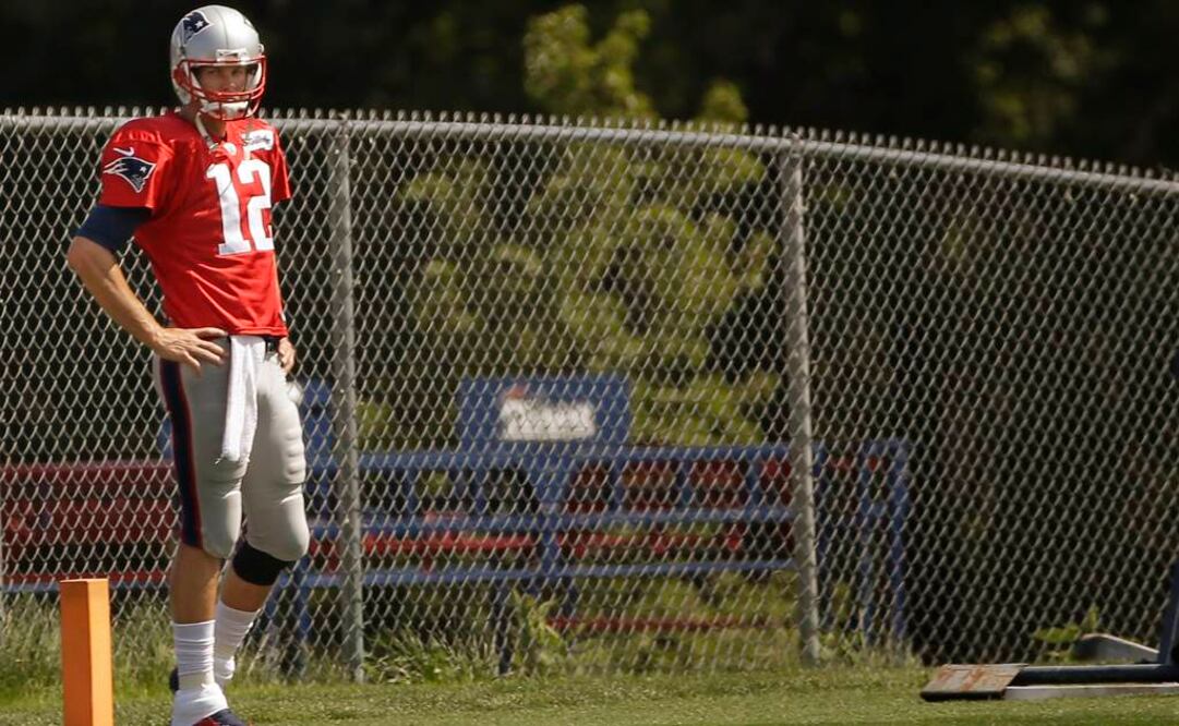 Tom Brady, en la práctica de Patriots. AP