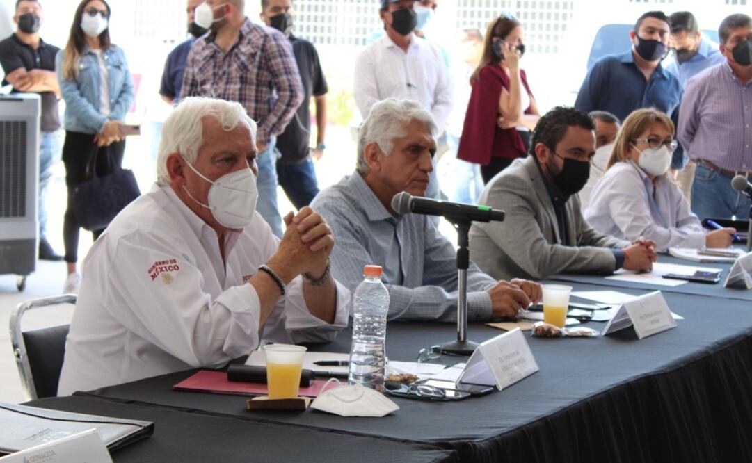 El titular de Agricultura, Víctor Villalobos, y el director general de la Conagua, Germán Martínez. Foto: Especial