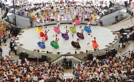 Por pandemia, oaxaqueños celebran la Guelaguetza desde casa