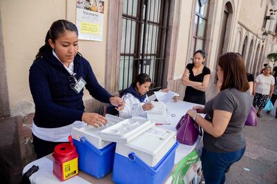 Gobierno capitalino garantiza medicamento contra influenza