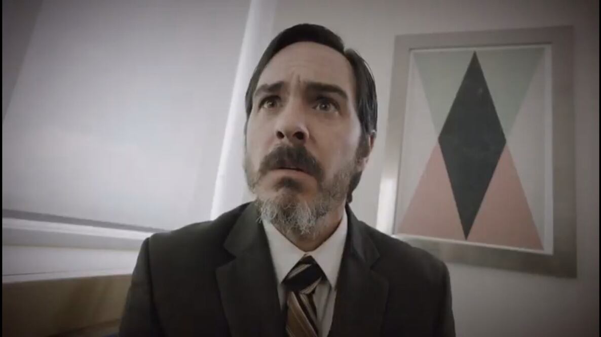 Mauricio Ochmann en la serie "R". Foto: Captura tráiler