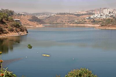 Presa Madín: con multas, buscan frenar descargas