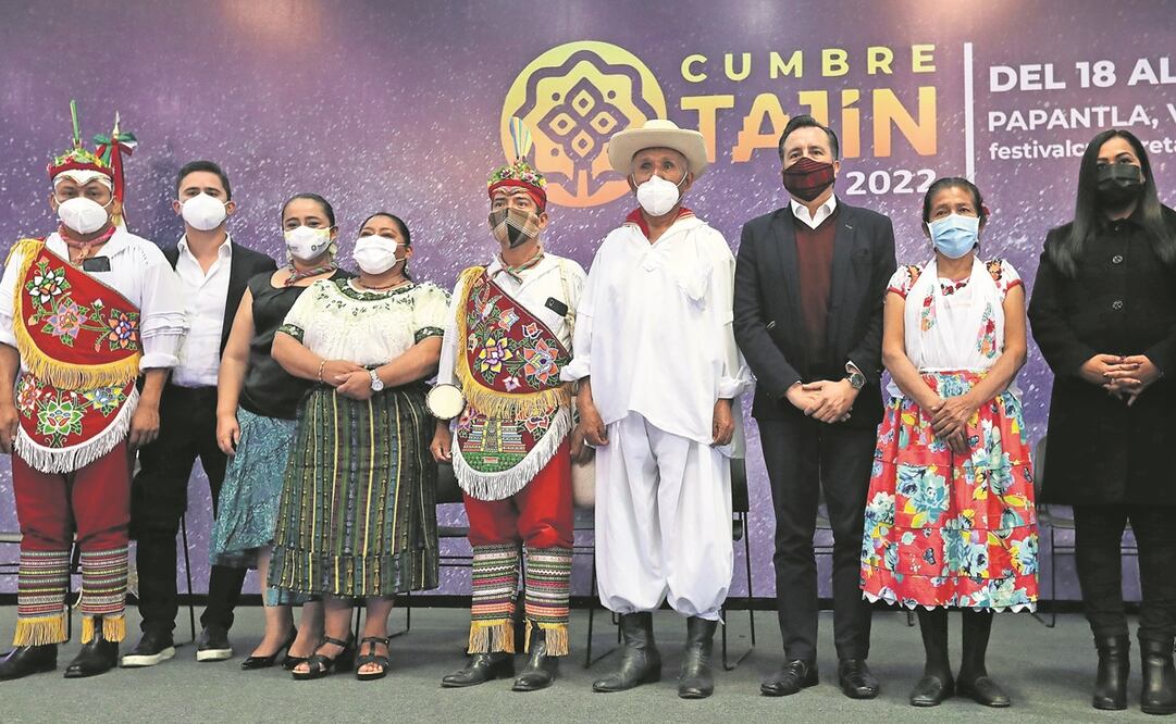 En la presentación estuvieron varios de los participantes en la Cumbre; fue encabezada por Cuitláhuac García y Xóchitl Arbesú Lago, gobernador y secretaria de Turismo y Cultura de Veracruz. Foto: Berenice Fregoso. EL UNIVERSAL
