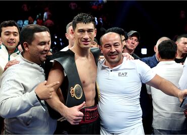 Dmitry Bivol comentó que podría vencer al Canelo Álvarez en supermediano