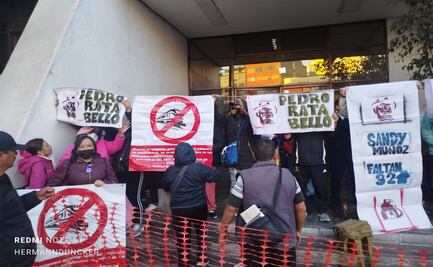 Vecinos del Capulín protestan por daños del Tren Interurbano; bloquean acceso a la Secretaría de Obras y Servicios