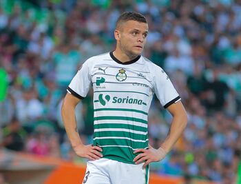 Abren investigación a jugador de Santos 