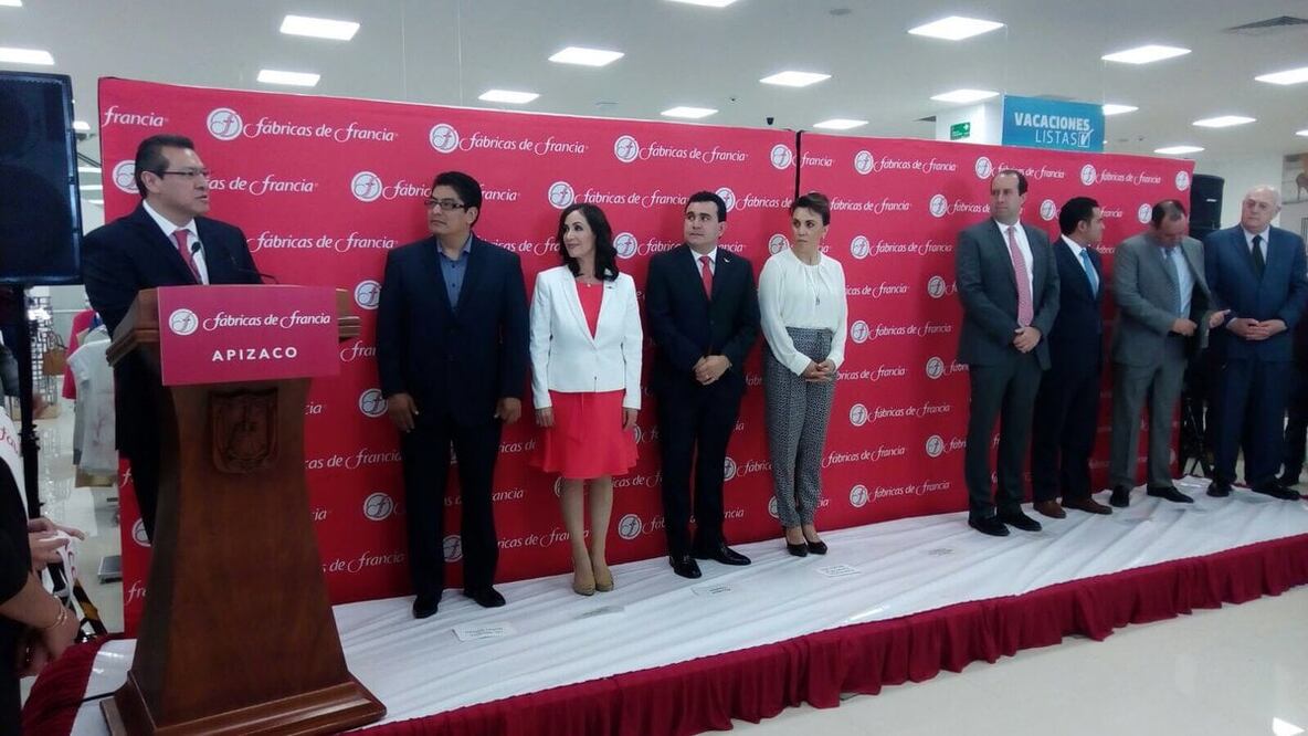 El gobernador del estado acudió a la inauguración de la tienda departamental Fabricas de Francia en el municipio de Apizaco. (Foto: Twitter @GobTlaxcala)