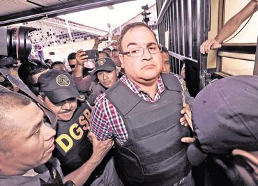 Javier Duarte se pone a disposición de la PGR por desaparición forzada